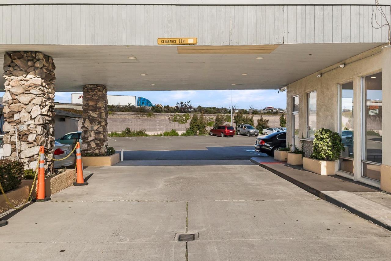 Heritage Inn Express Хейуорд Экстерьер фото