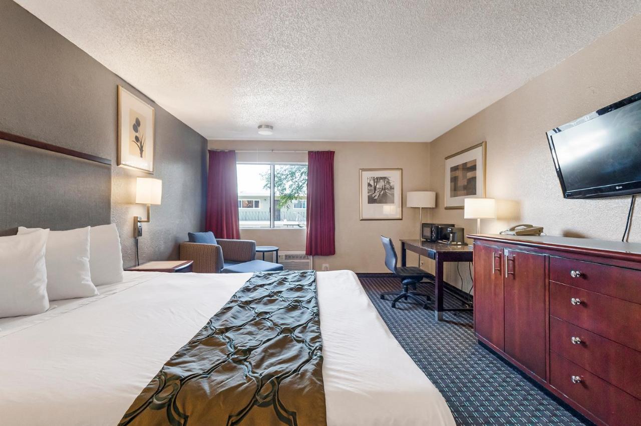 Heritage Inn Express Хейуорд Экстерьер фото