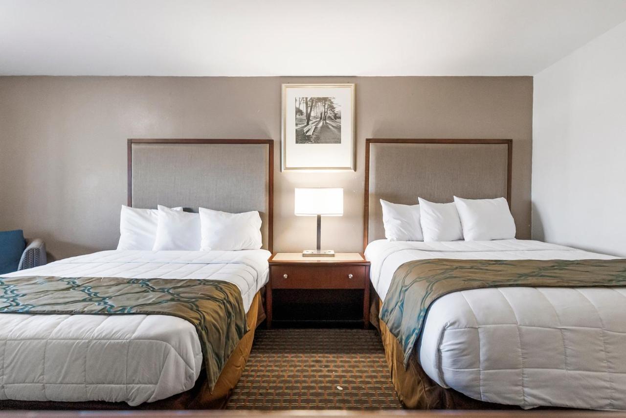 Heritage Inn Express Хейуорд Экстерьер фото