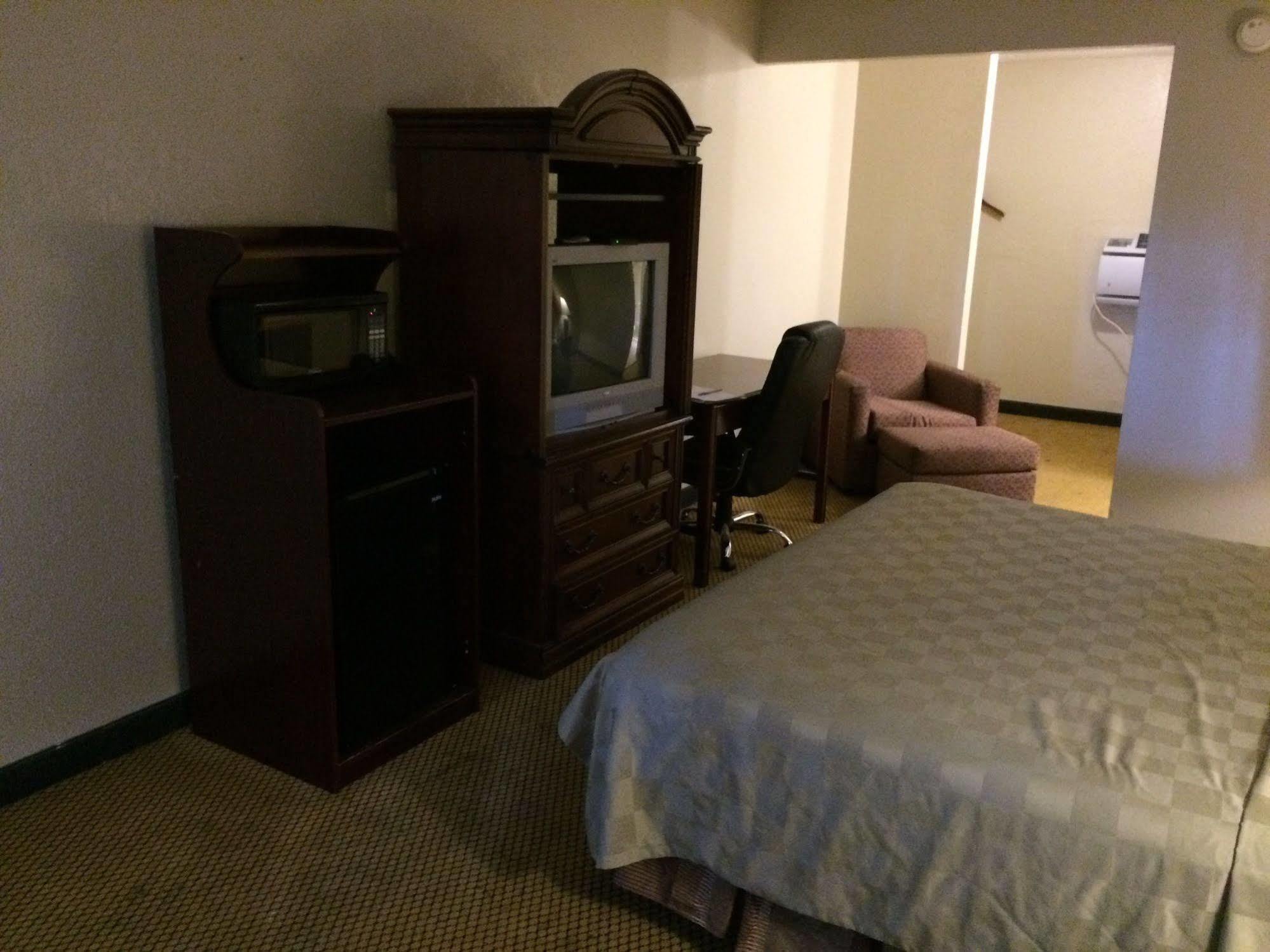 Heritage Inn Express Хейуорд Экстерьер фото